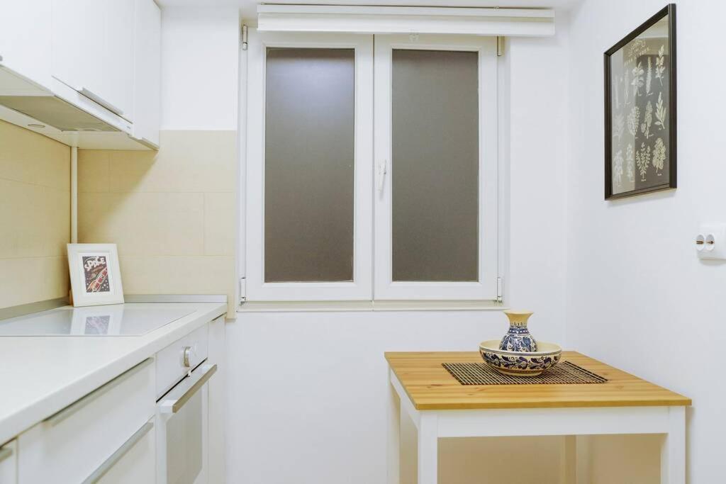 Elegant Vibes Apartment Next To Obor Market Bucureşti Exterior foto