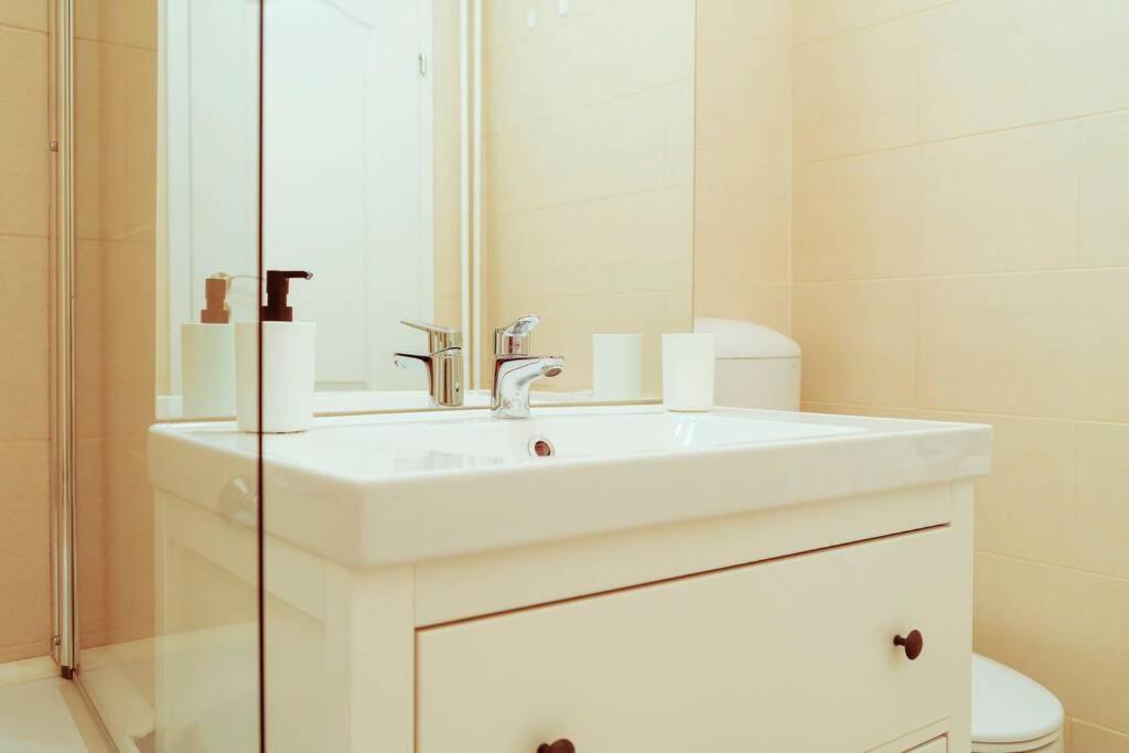 Elegant Vibes Apartment Next To Obor Market Bucureşti Exterior foto